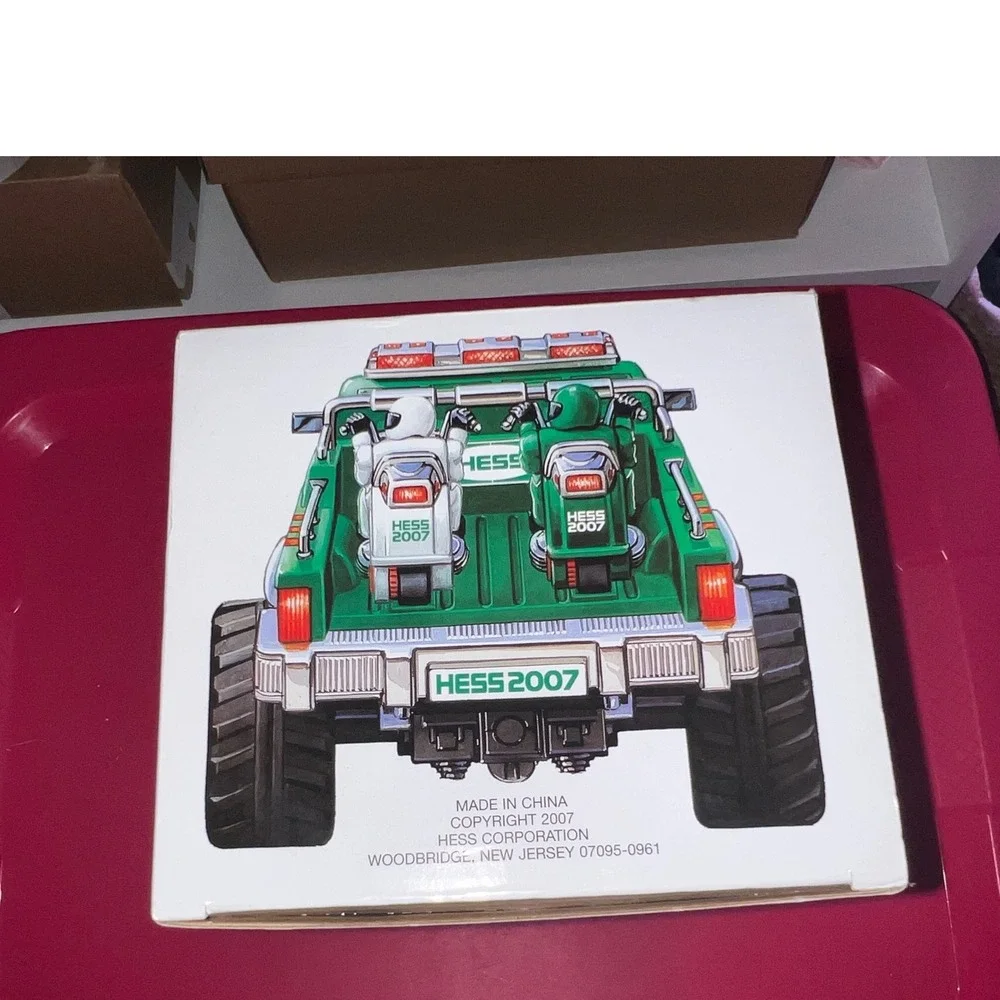 2007 Hess Monster Truck Motorcycles Lights and Sounds Green Toy Collectible New